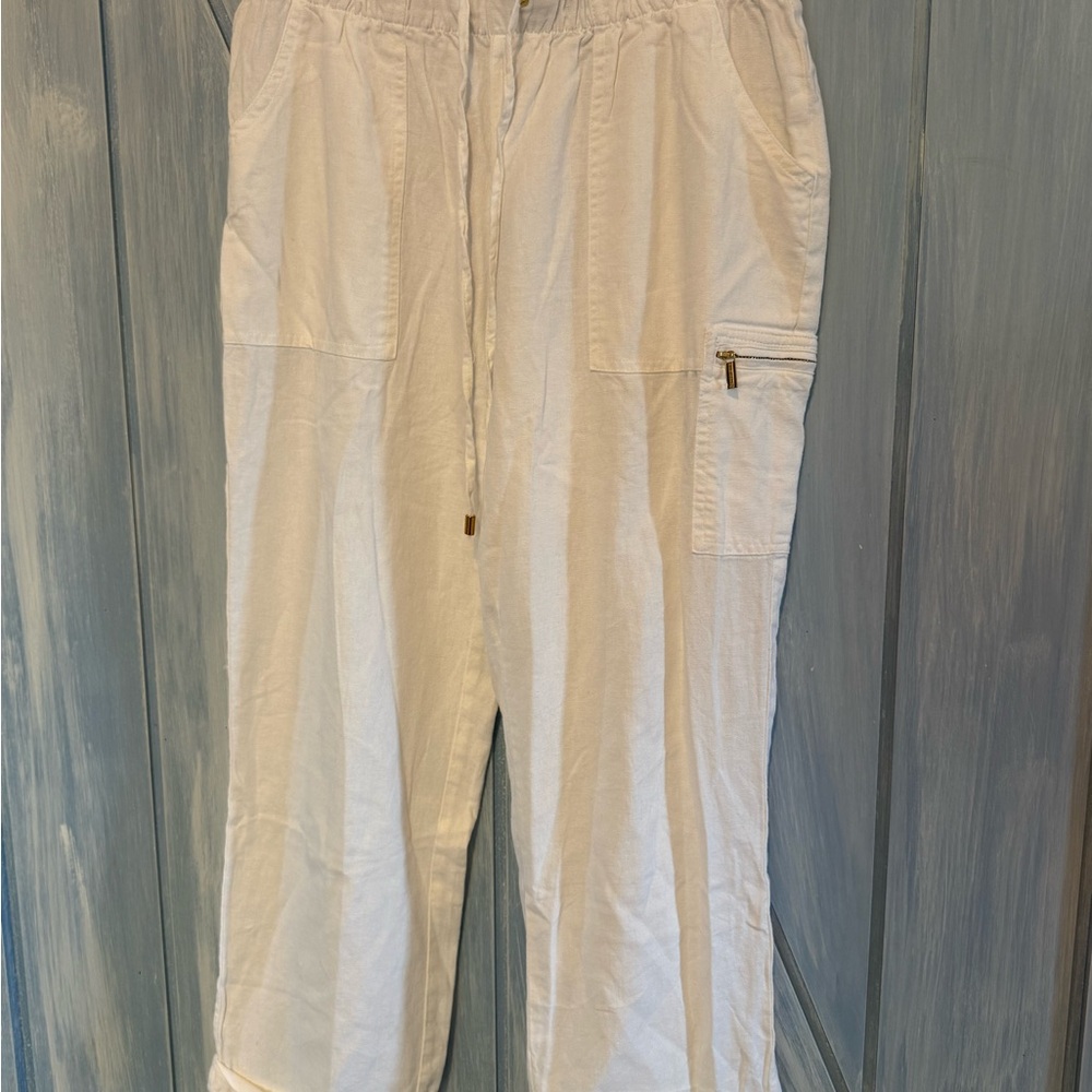 Ellen Tracy White Cargo Pants